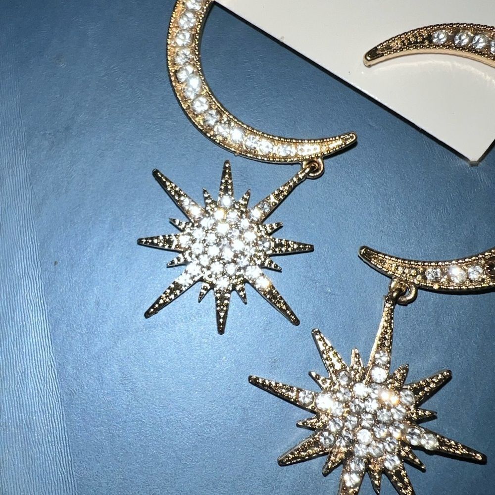 🌙 Betsey Johnson sparkling crystal celestial moon & star dangle earrings 🌙
